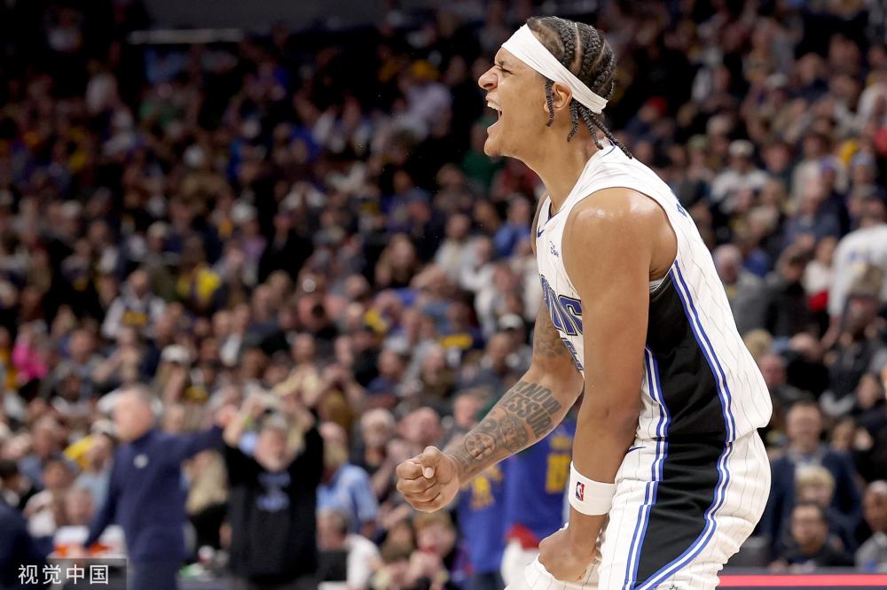 在场上我们 在场上我们