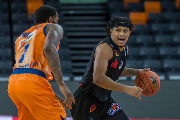 展示了俱乐 展示了俱乐