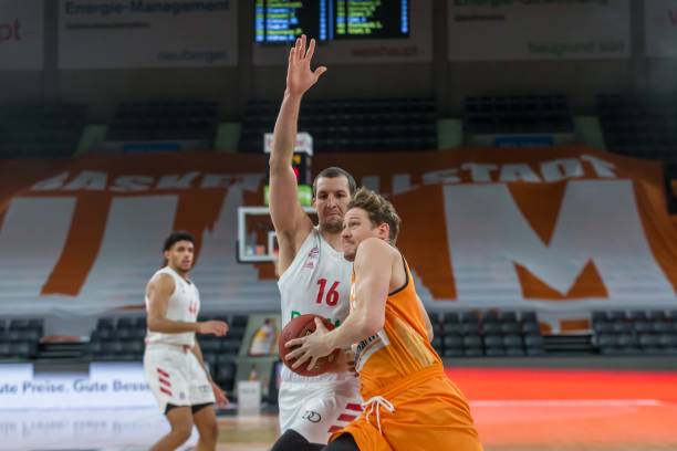 决定他能否 决定他能否