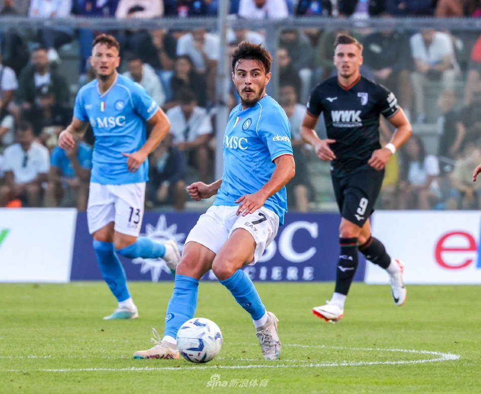 职业背景及 职业背景及